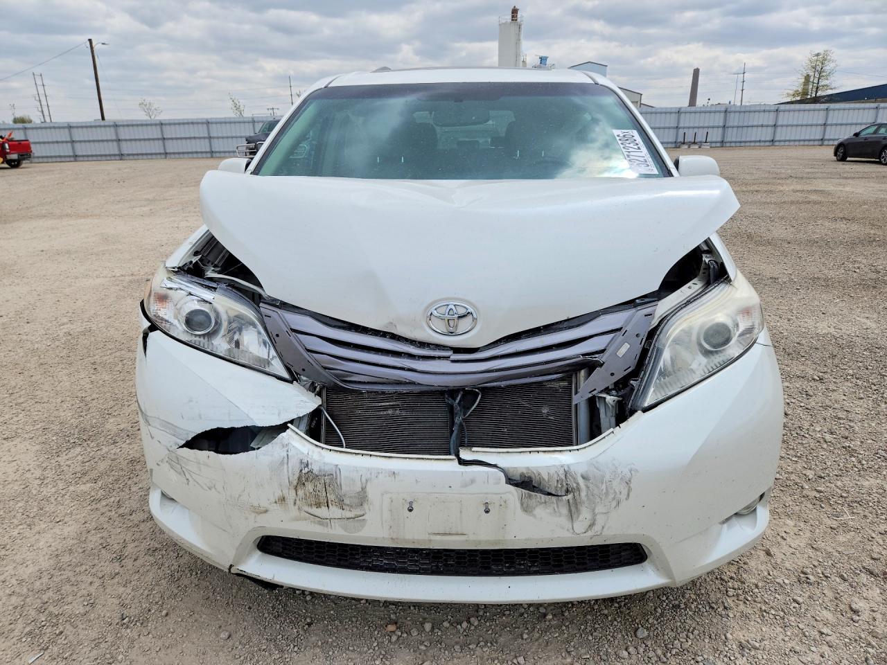 Toyota Sienna Xle Premium 8-passenger