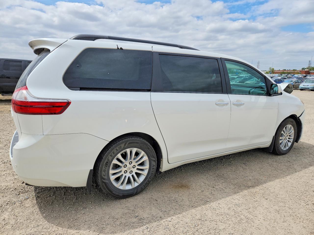Toyota Sienna Xle Premium 8-passenger