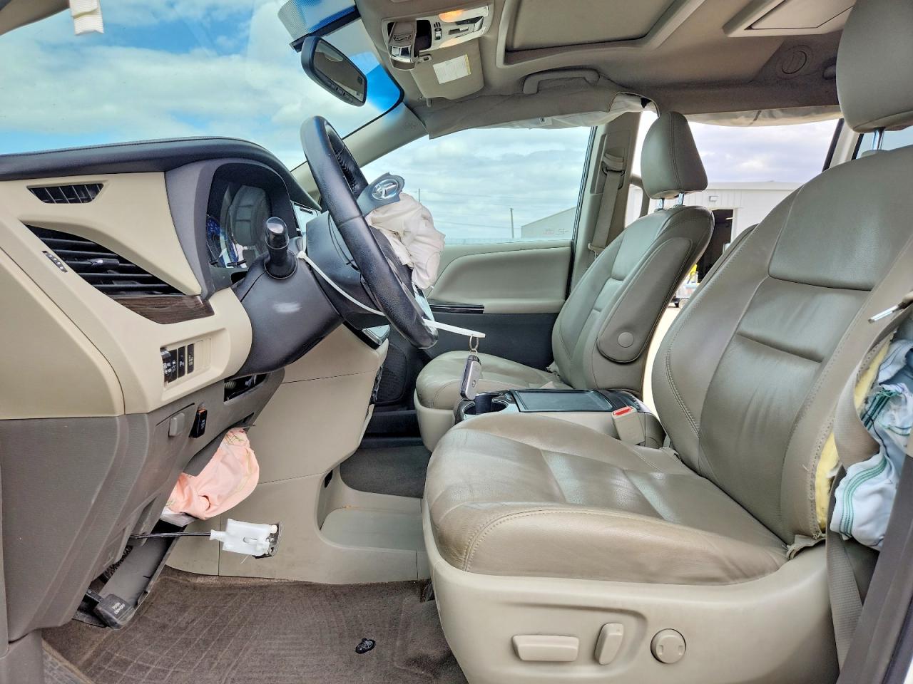 Toyota Sienna Xle Premium 8-passenger