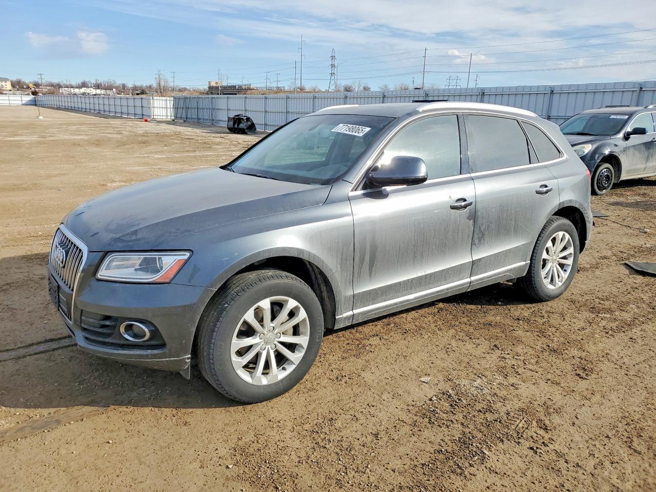 Salvage Audi Q5 Image