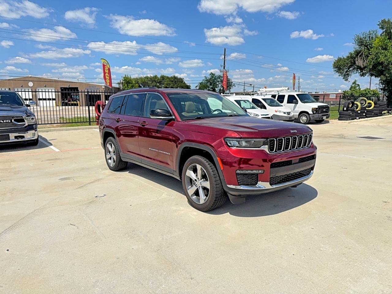 Salvage Jeep Cherokee Image