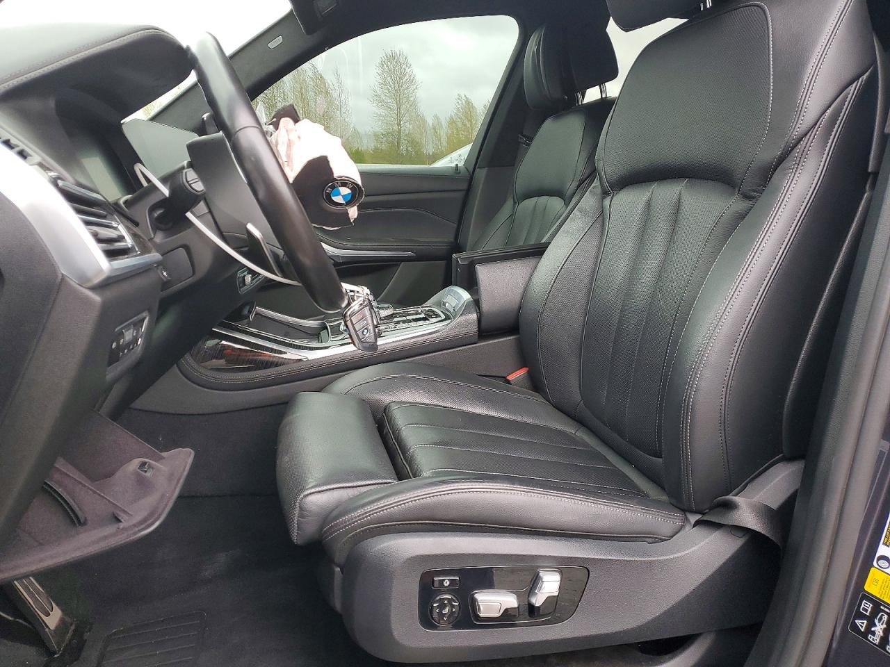 BMW X Series M50i