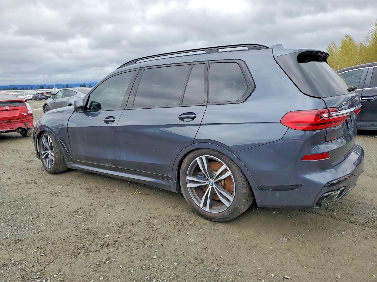 BMW X Series M50i