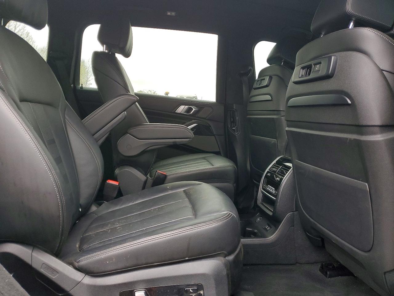 BMW X Series M50i