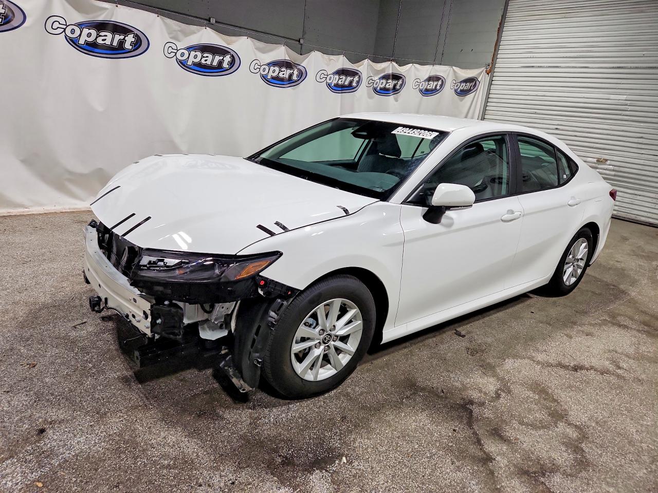 Salvage Toyota Camry Image