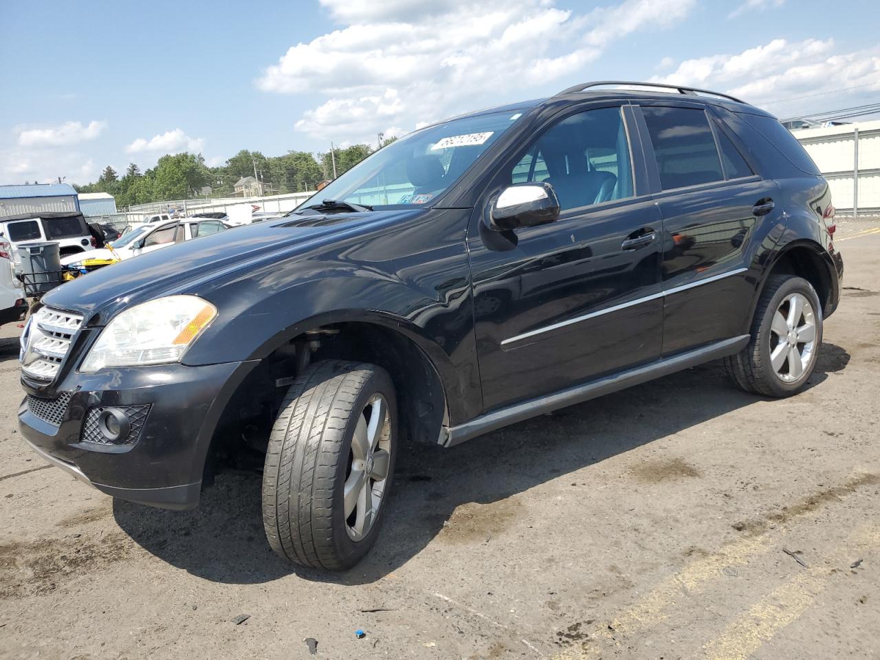 Salvage Mercedes-Benz M-Class Image