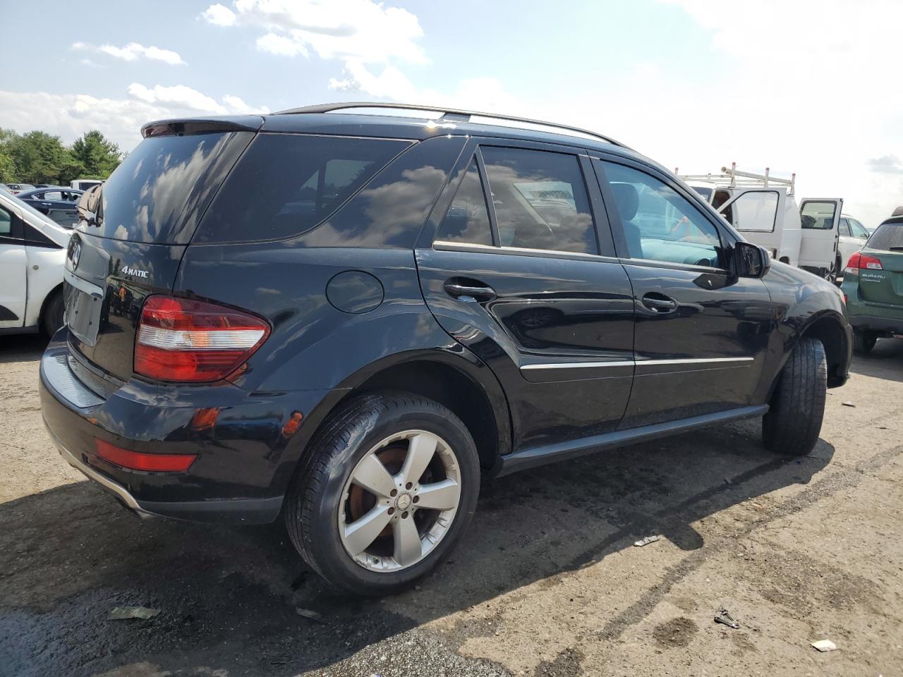 Mercedes-Benz M-Class 350