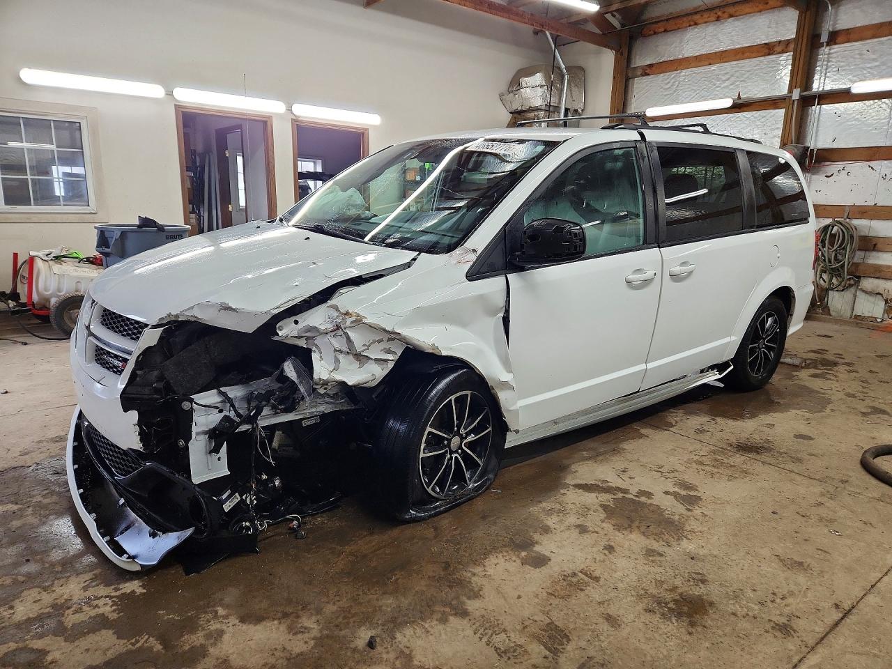 Salvage Dodge Caravan Image