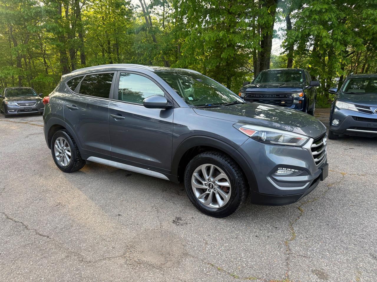 Salvage Hyundai TUCSON Image