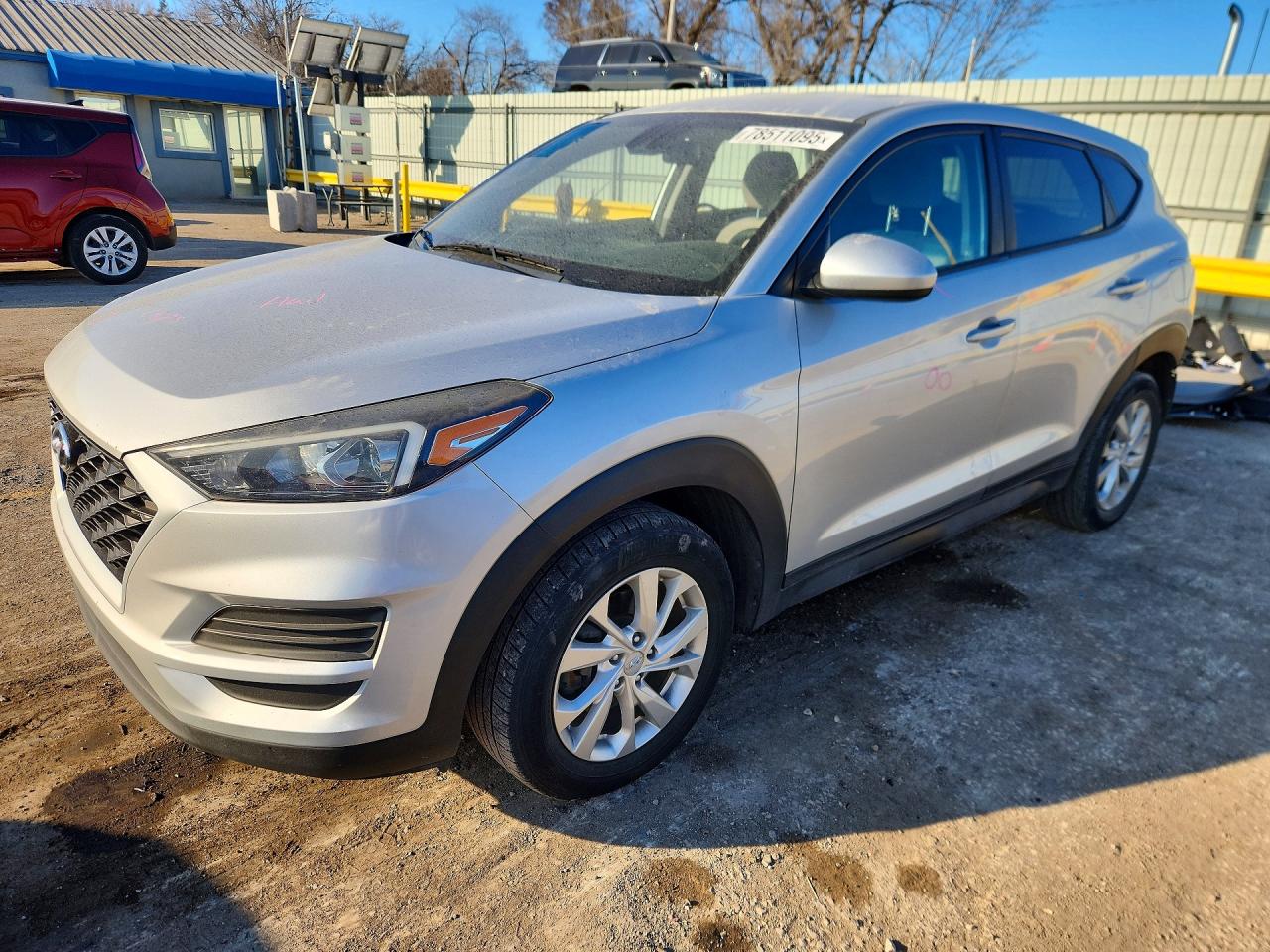 Salvage Hyundai TUCSON Image