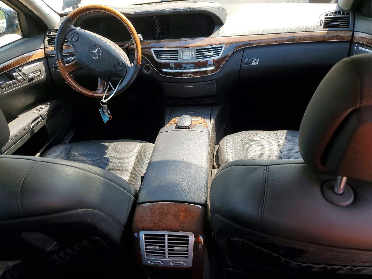 Mercedes-Benz S-Class 550 4matic