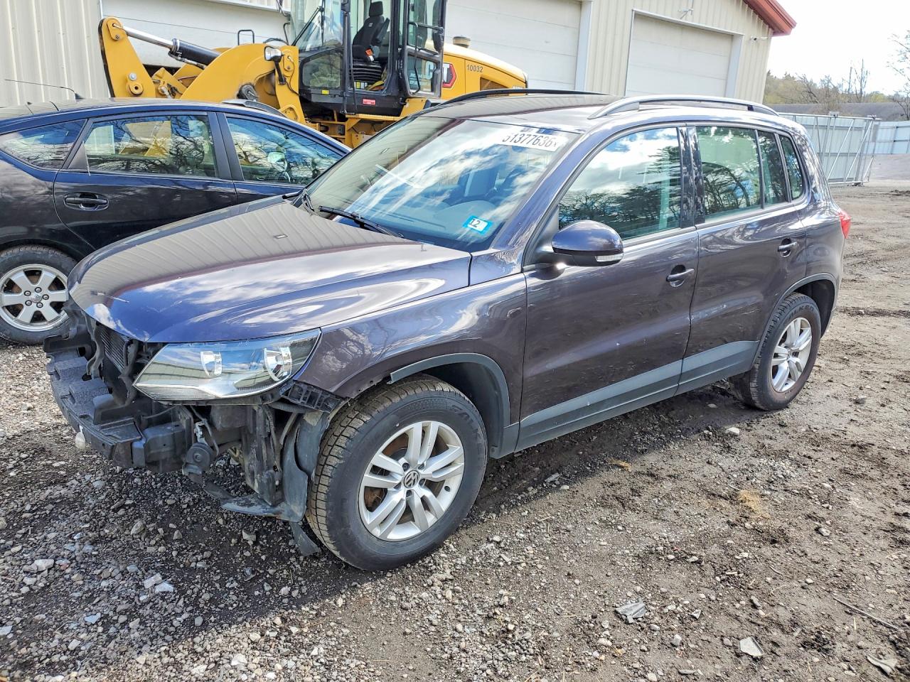 Salvage Volkswagen Tiguan Image