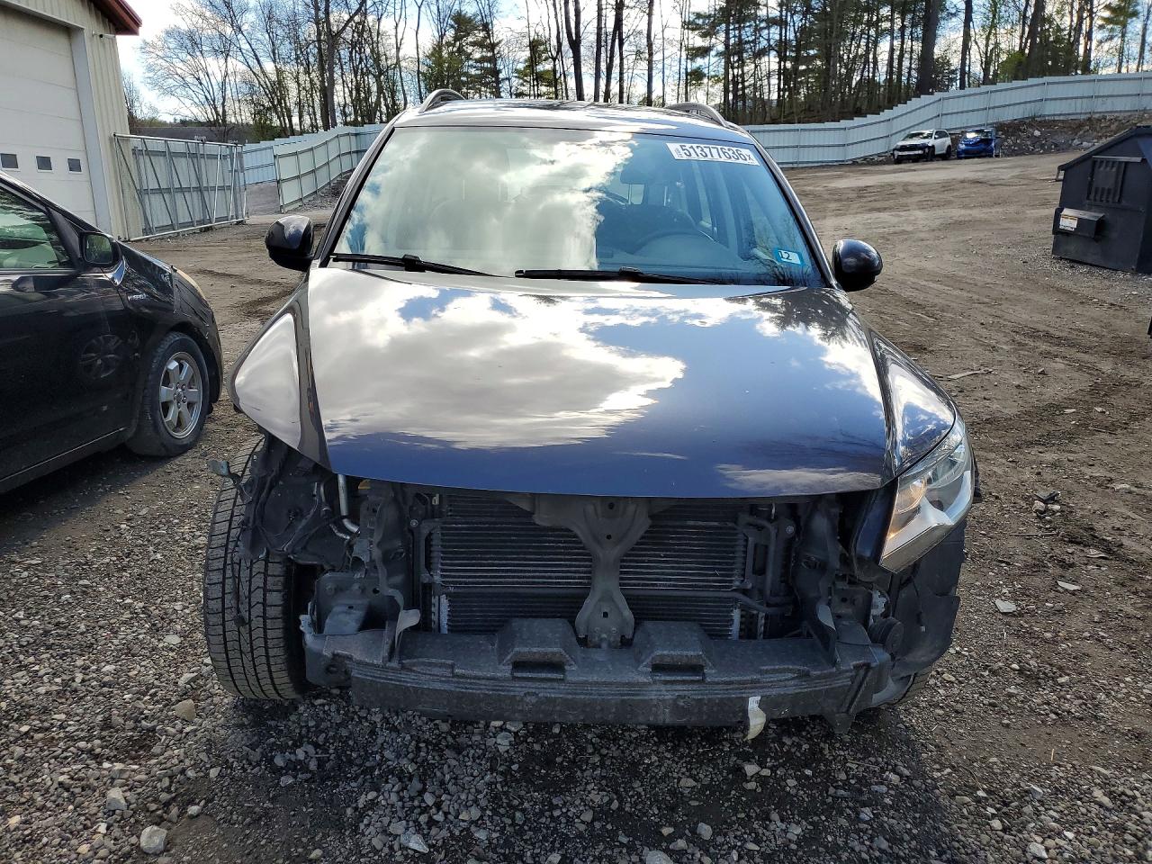 Volkswagen Tiguan S