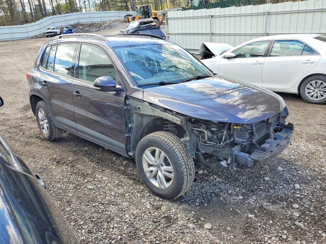 Volkswagen Tiguan S