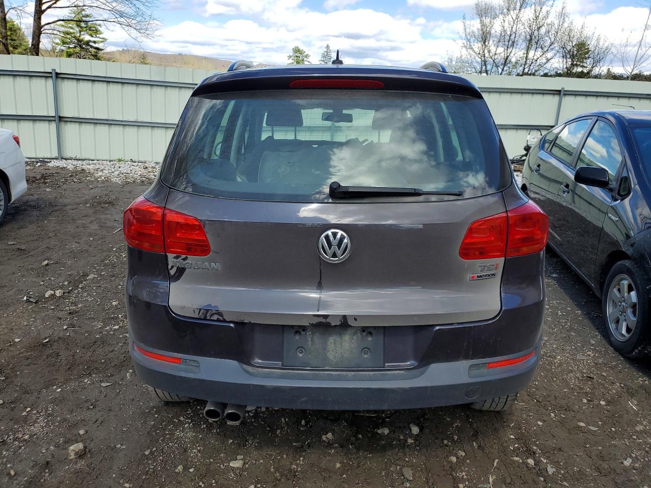 Volkswagen Tiguan S