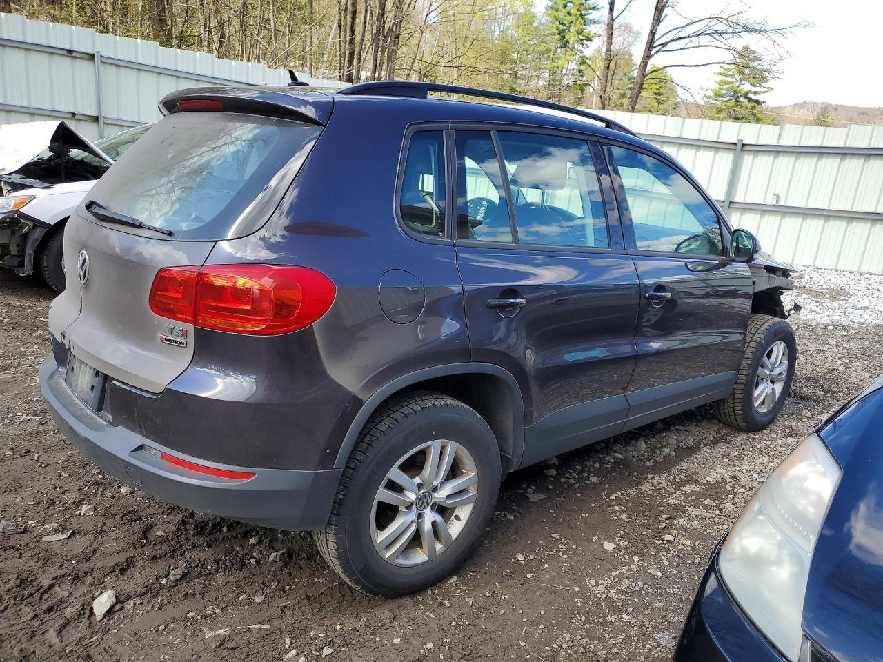 Volkswagen Tiguan S