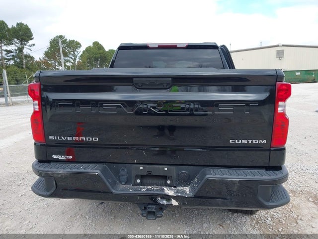 Chevrolet Silverado 1500 2wd  Short Bed Custom