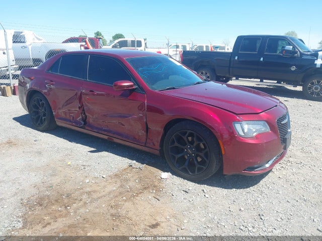 Salvage Chrysler 300 Image