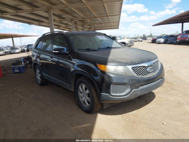 Salvage Kia Sorento Image