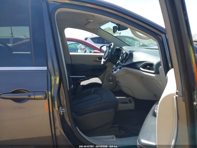 Chrysler Pacifica Touring