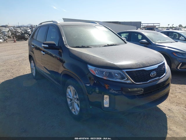 Salvage Kia Sorento Image