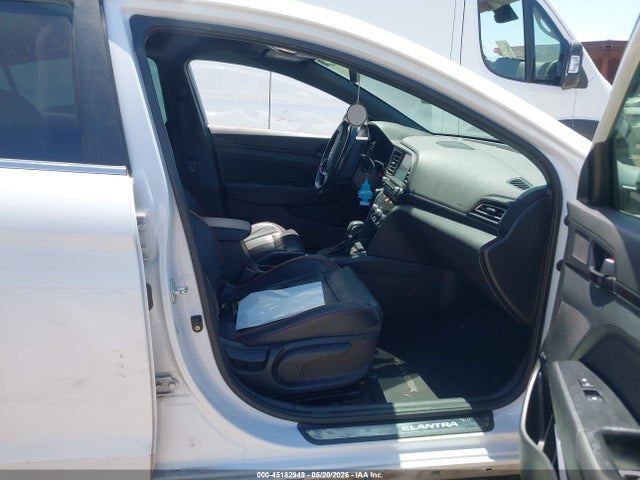 Hyundai ELANTRA Sport