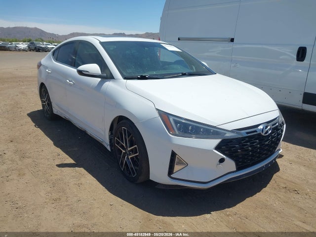 Salvage Hyundai ELANTRA Image