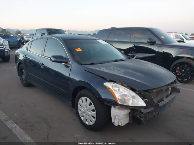 Salvage Nissan Altima Image