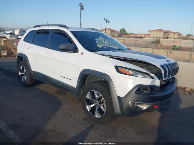 Salvage Jeep Cherokee Image