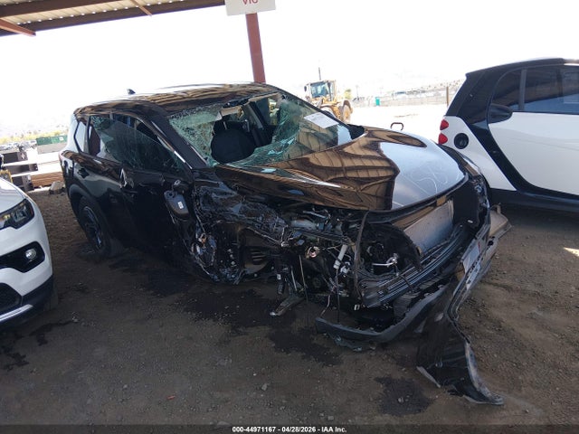 Salvage Nissan Rogue Image