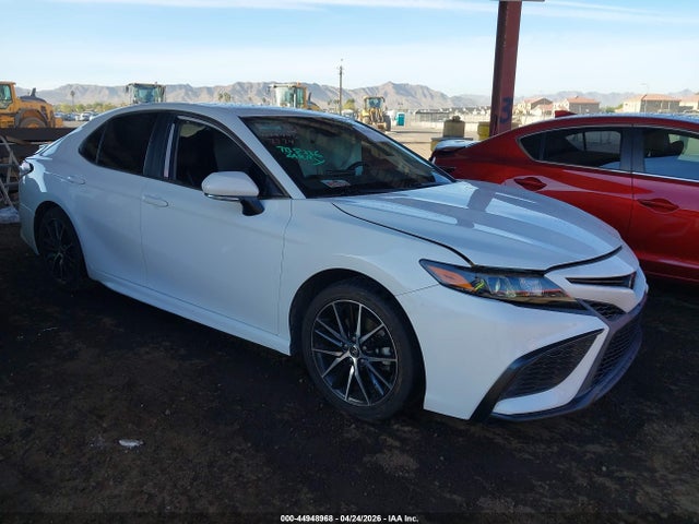 Salvage Toyota Camry Image