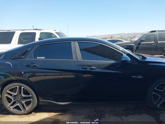 Hyundai ELANTRA Sel