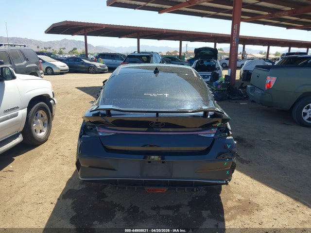 Hyundai ELANTRA Sel