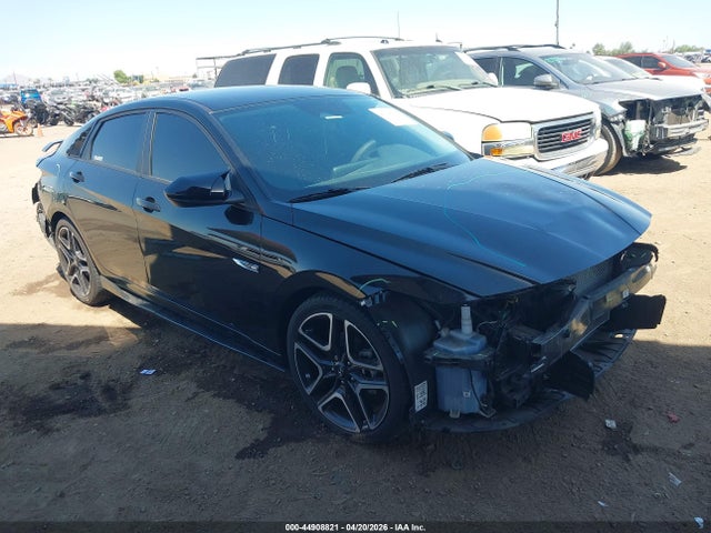 Salvage Hyundai ELANTRA Image