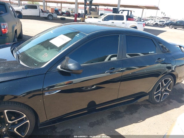 Hyundai ELANTRA Sel