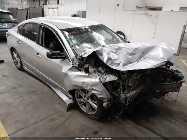 Salvage Nissan Altima Image
