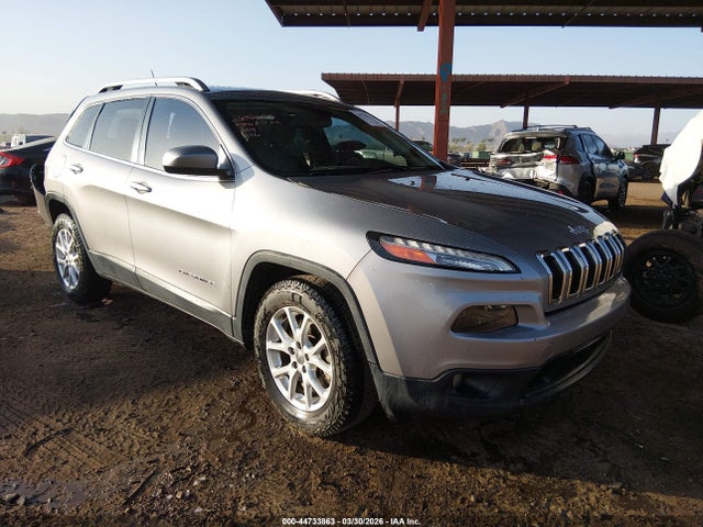 Salvage Jeep Cherokee Image