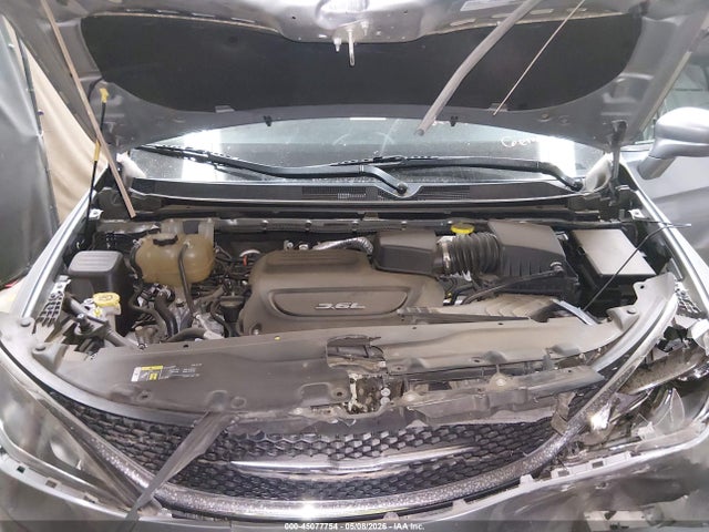 Chrysler Pacifica Touring L