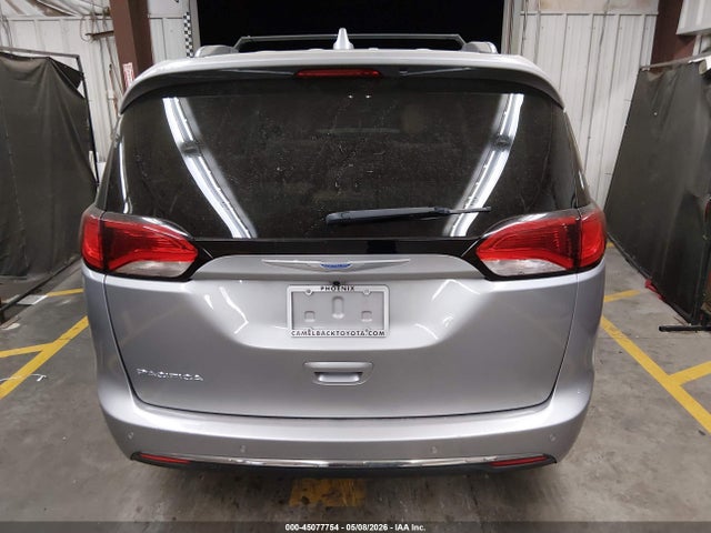 Chrysler Pacifica Touring L
