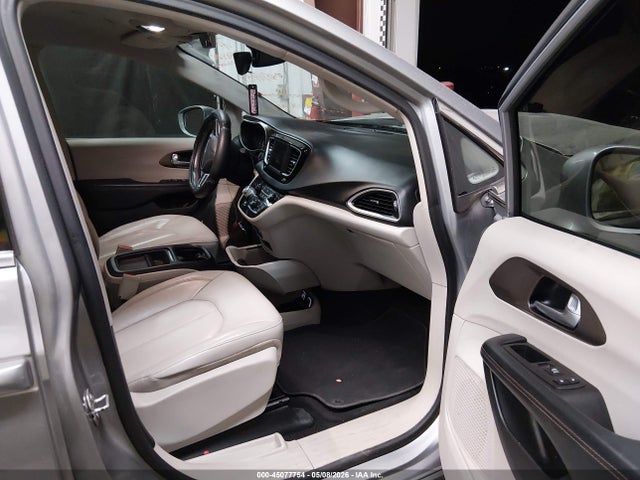 Chrysler Pacifica Touring L