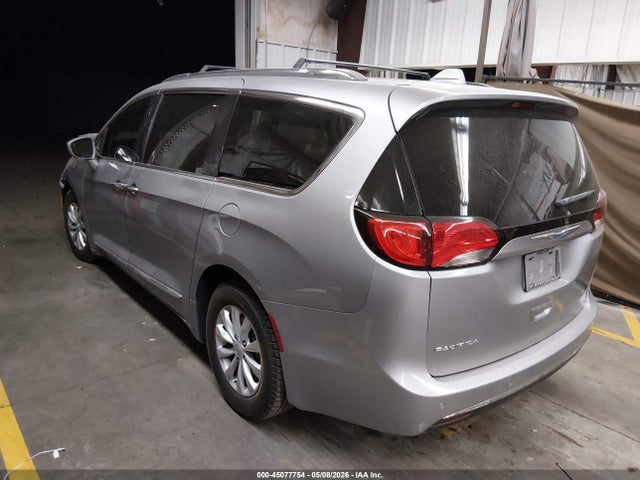 Chrysler Pacifica Touring L