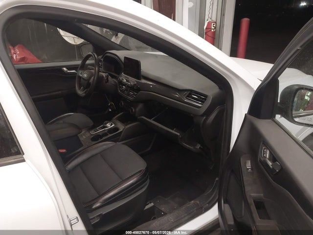 Ford Escape St-line