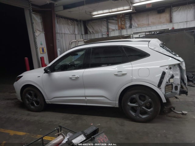 Ford Escape St-line