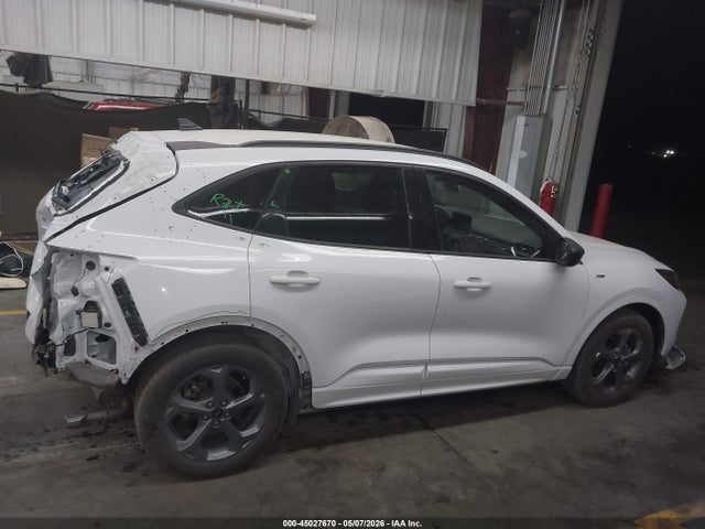 Ford Escape St-line