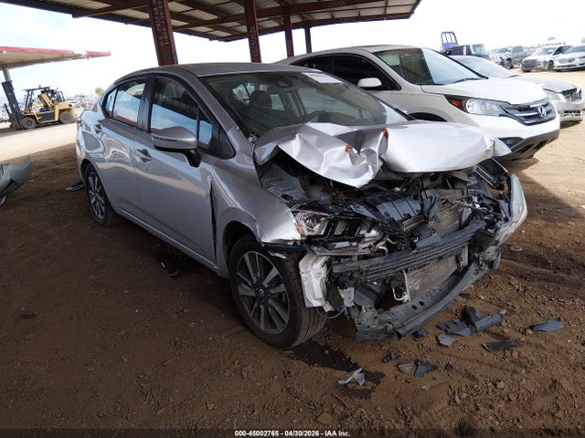 Salvage Nissan Versa Image