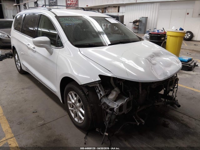 Salvage Chrysler Pacifica Image
