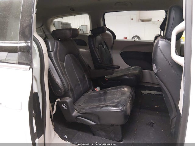 Chrysler Pacifica Touring L