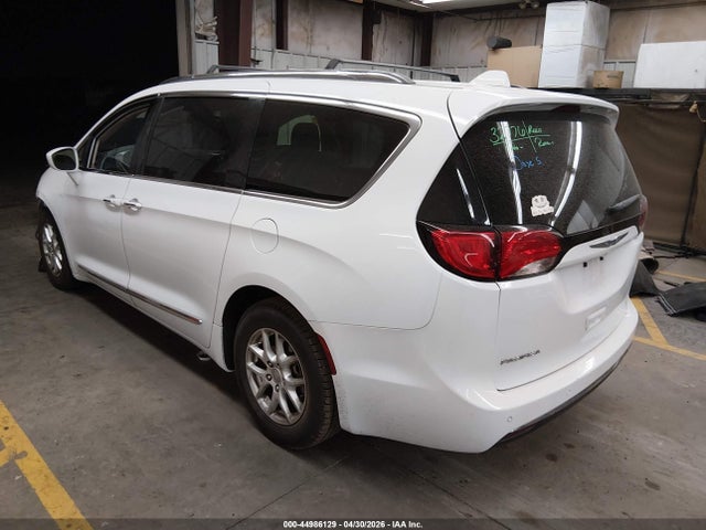 Chrysler Pacifica Touring L