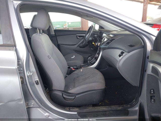 Hyundai ELANTRA Se