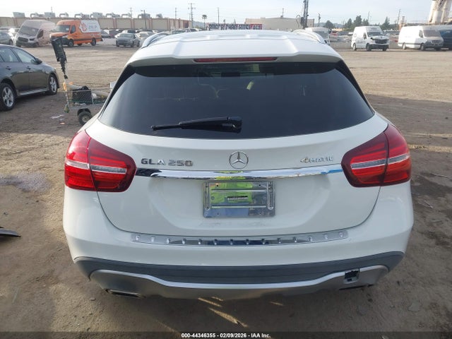 Mercedes-Benz GLA 4matic